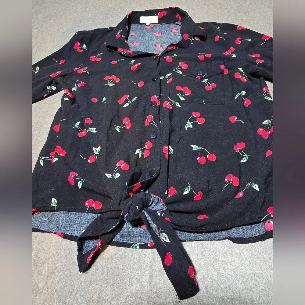 Love Notes Black Tied Shirt Cherry Design Small Long Sleeve/Roll Sleeve Light - Picture 2 of 11